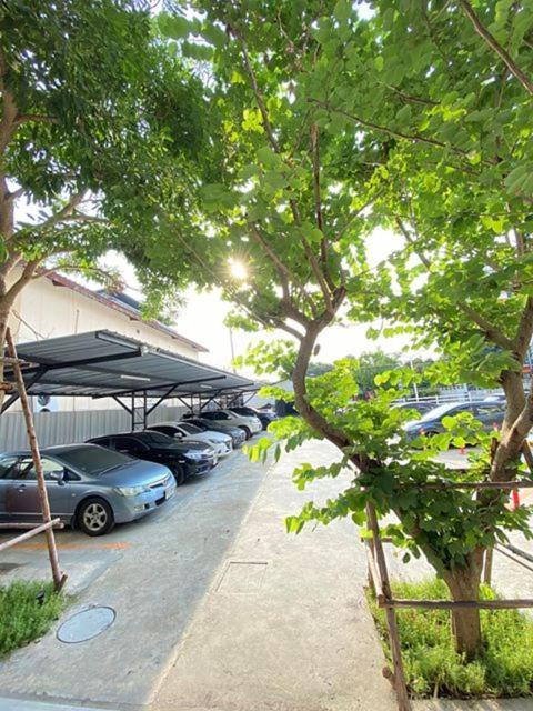 Wawa Residence รัชดา 36 Нонтабури Екстериор снимка